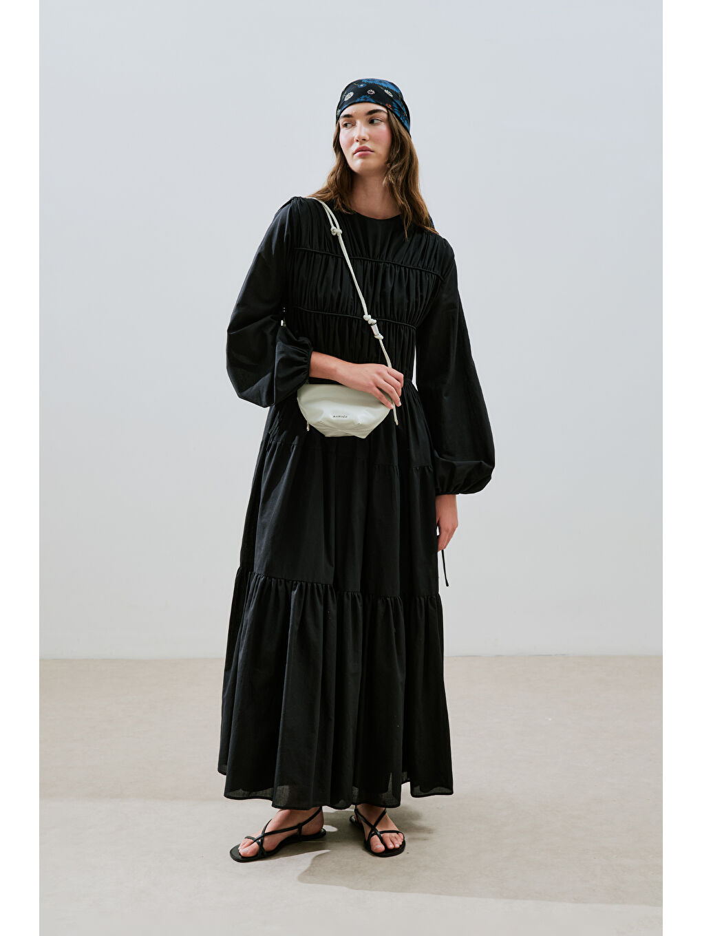 Büzgülü Uzun Kol Elbise Siyah-4