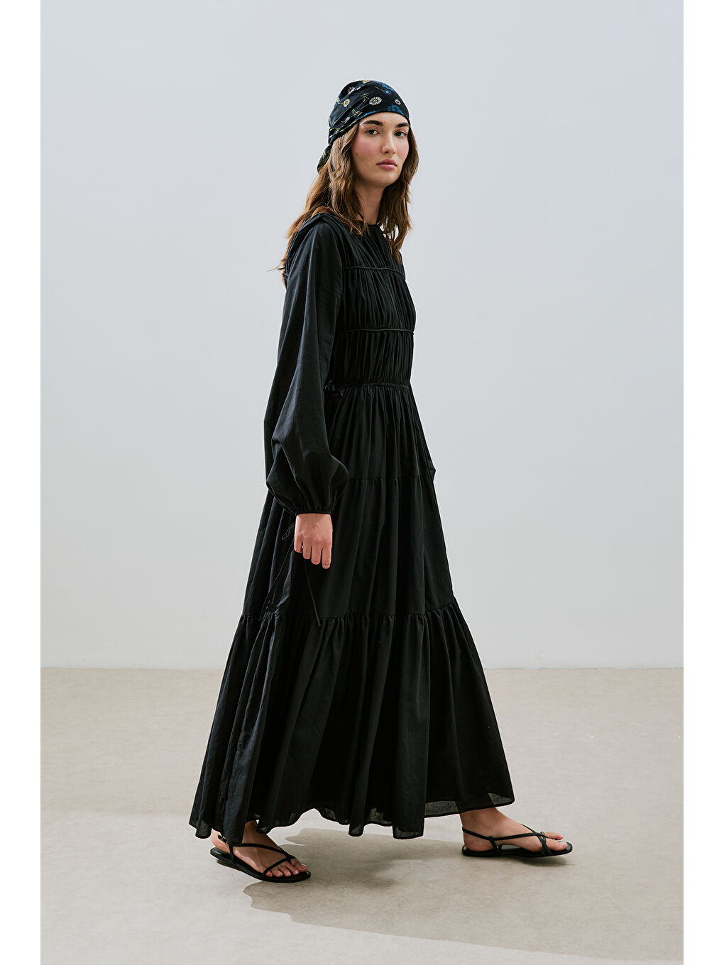 Büzgülü Uzun Kol Elbise Siyah-5