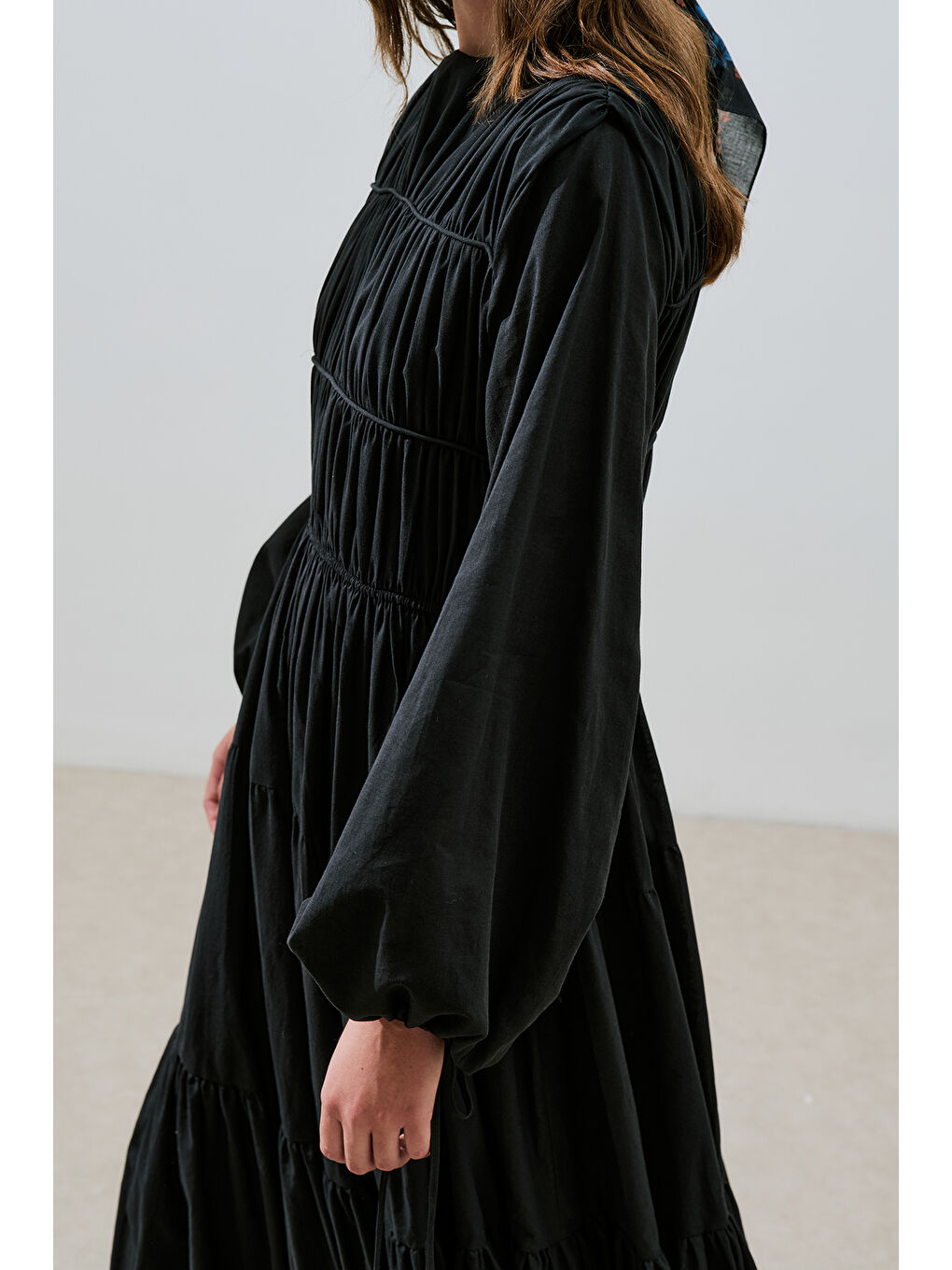 Büzgülü Uzun Kol Elbise Siyah-6