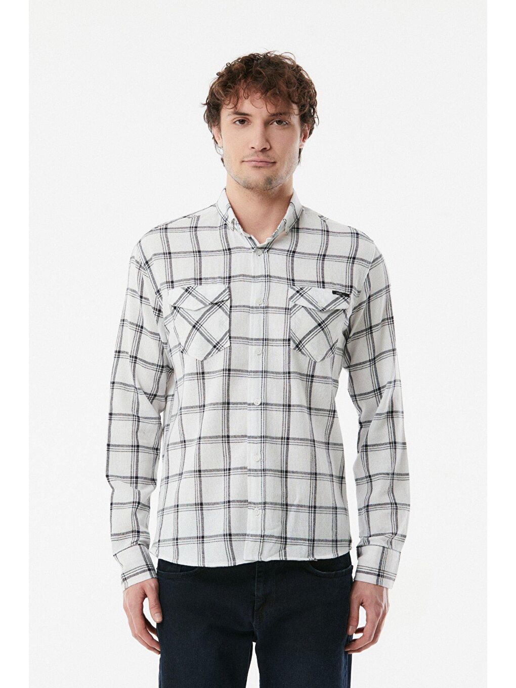 Beyaz Ekose Desenli Çift Cepli Gömlek-4