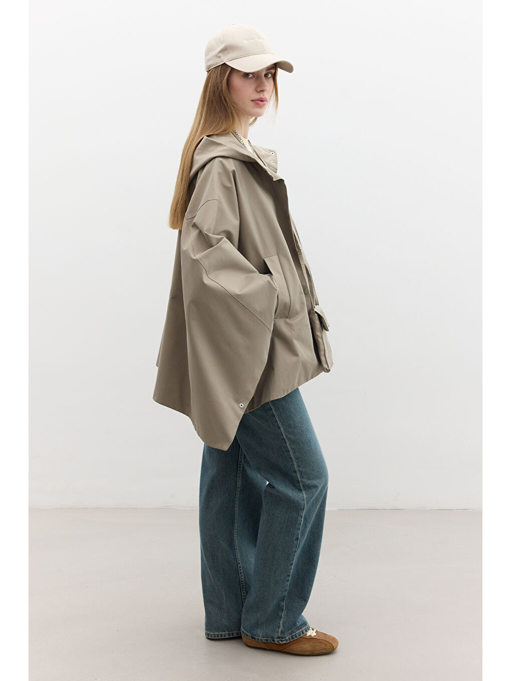 Yeşil Çanta Detaylı Pelerin Trençkot Çağla-3