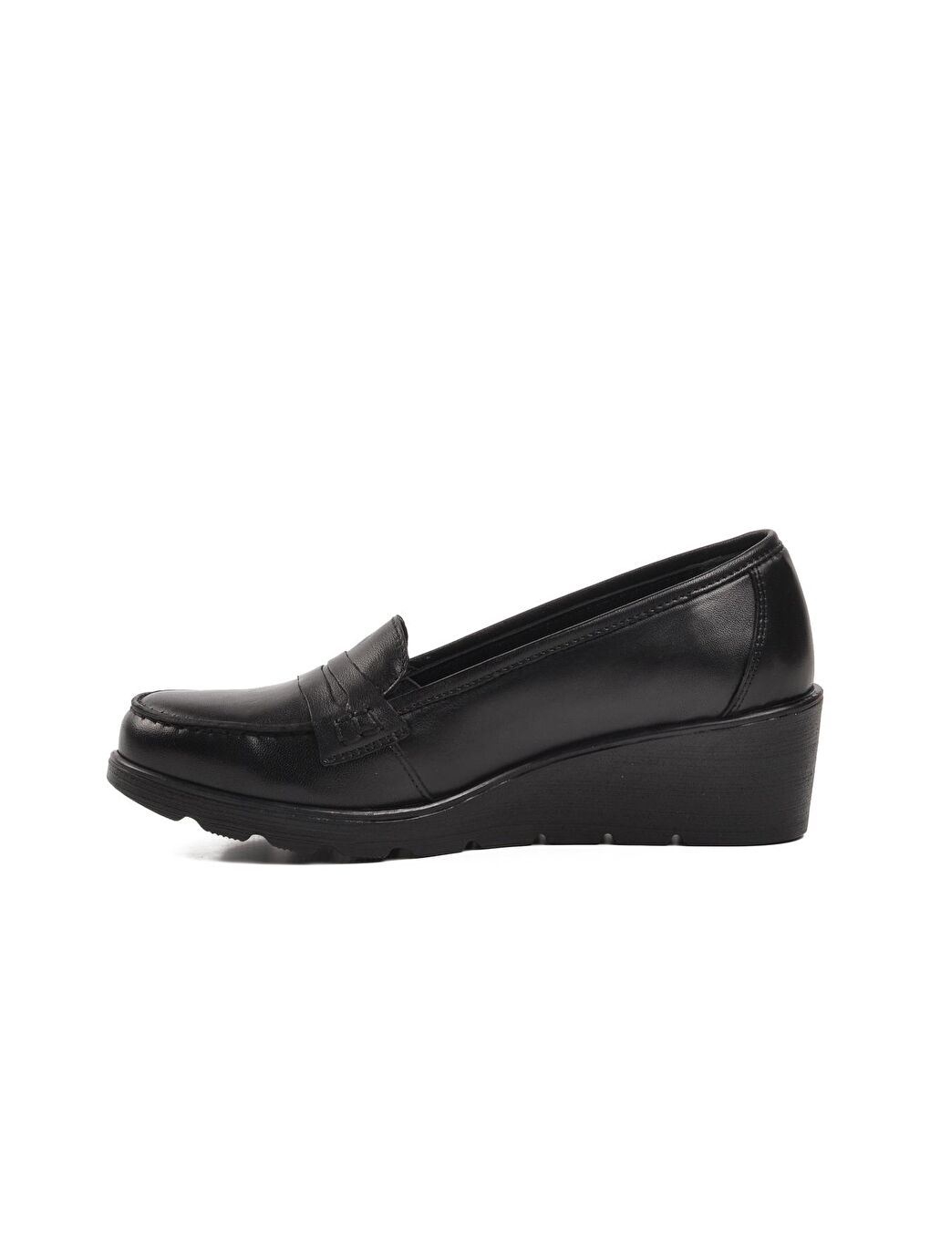 Siyah Hakiki Deri Kadın Klasik Ayakkabı 04067-1