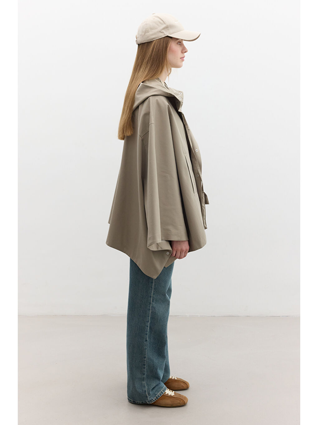 Yeşil Çanta Detaylı Pelerin Trençkot Çağla-4