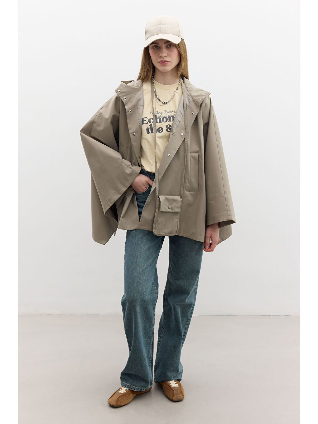 Yeşil Çanta Detaylı Pelerin Trençkot Çağla-5