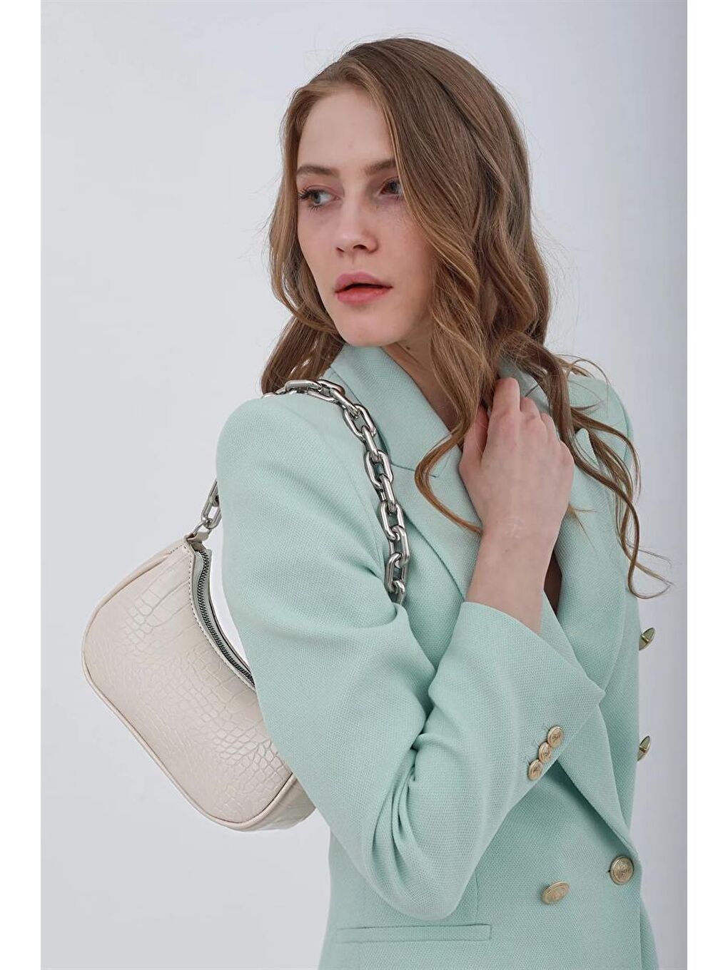 Ekru Kroko Desenli Zincir Askılı Baguette Çanta Krem-3