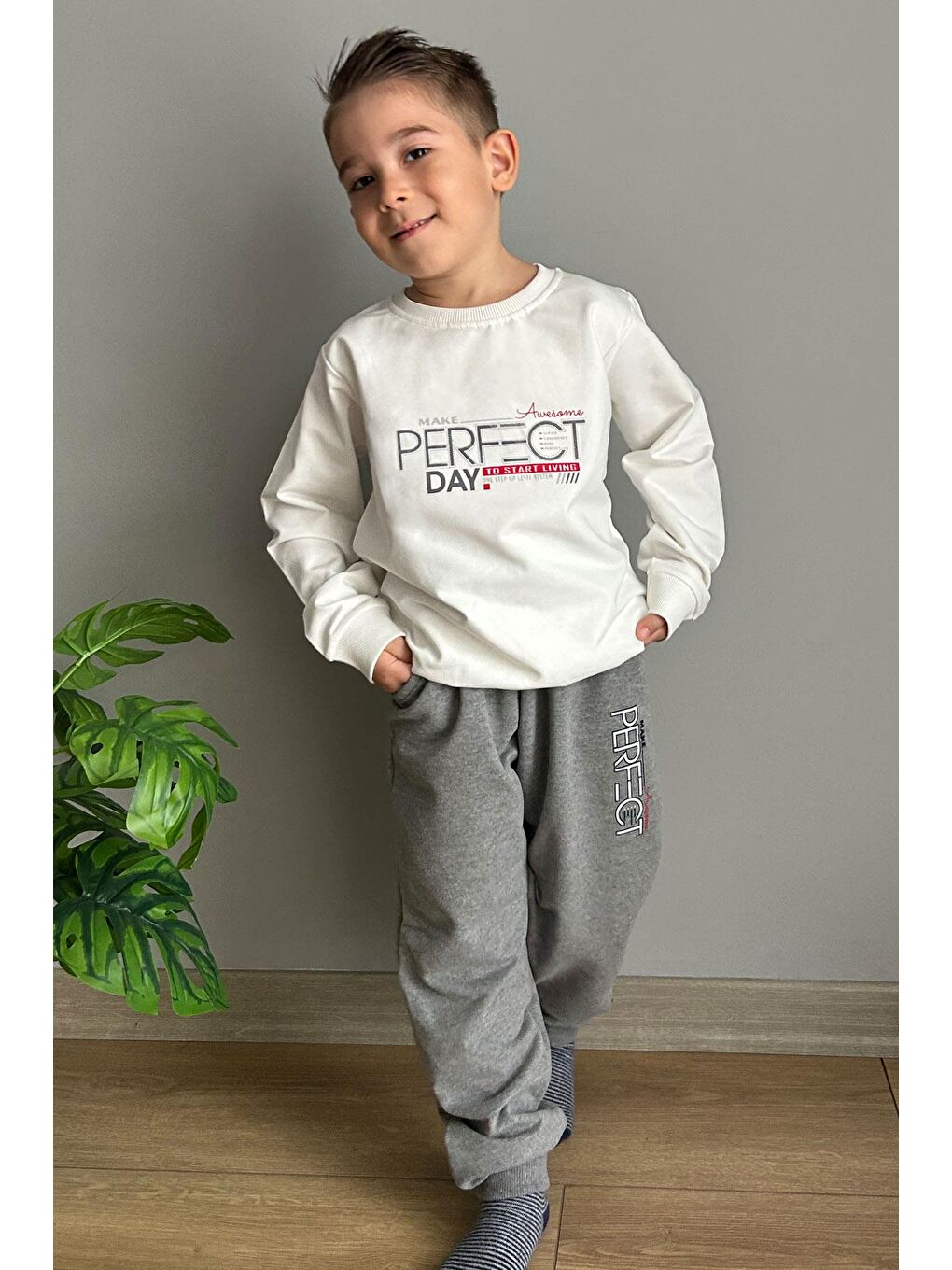 Erkek Çocuk Eşofman Takım Yazı Baskılı Ekru (2-5 Yaş)