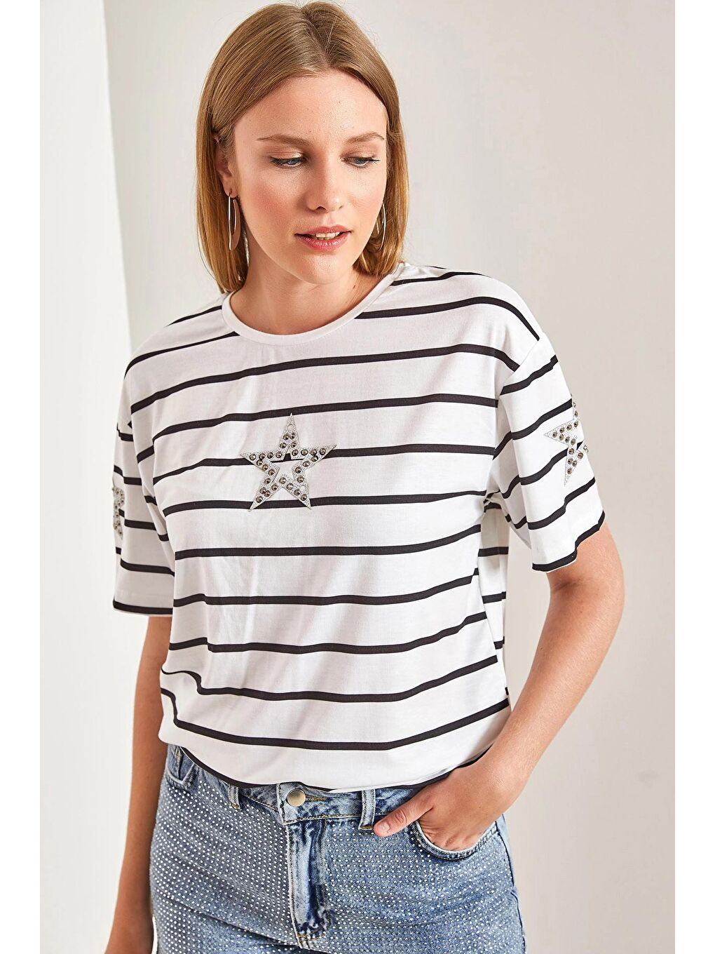 Beyaz Kadın Yıldız Baskılı Çizgili Penye Tshirt