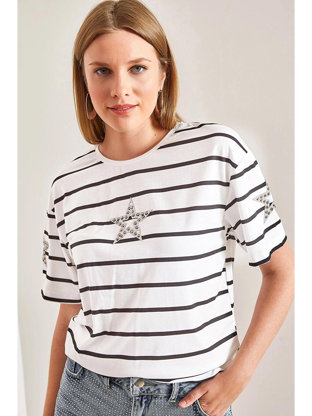 Beyaz Kadın Yıldız Baskılı Çizgili Penye Tshirt-1