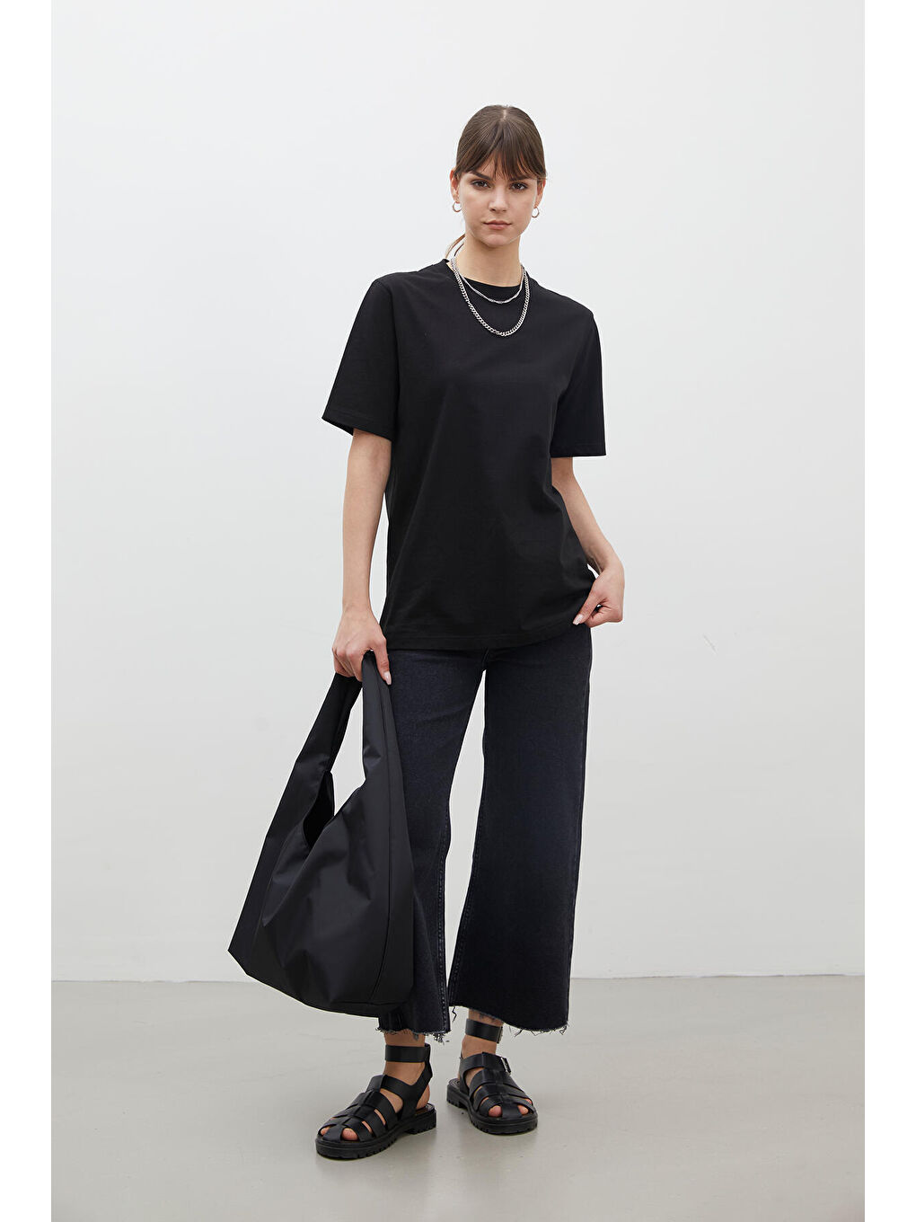 Kısa Kollu Fit Pamuklu Tişört Siyah