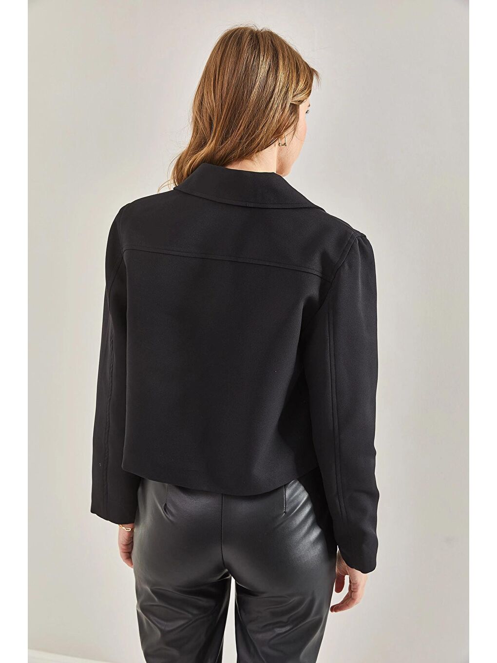 Siyah Kadın Polo Yaka Astarlı Torba Cepli Ceket-4