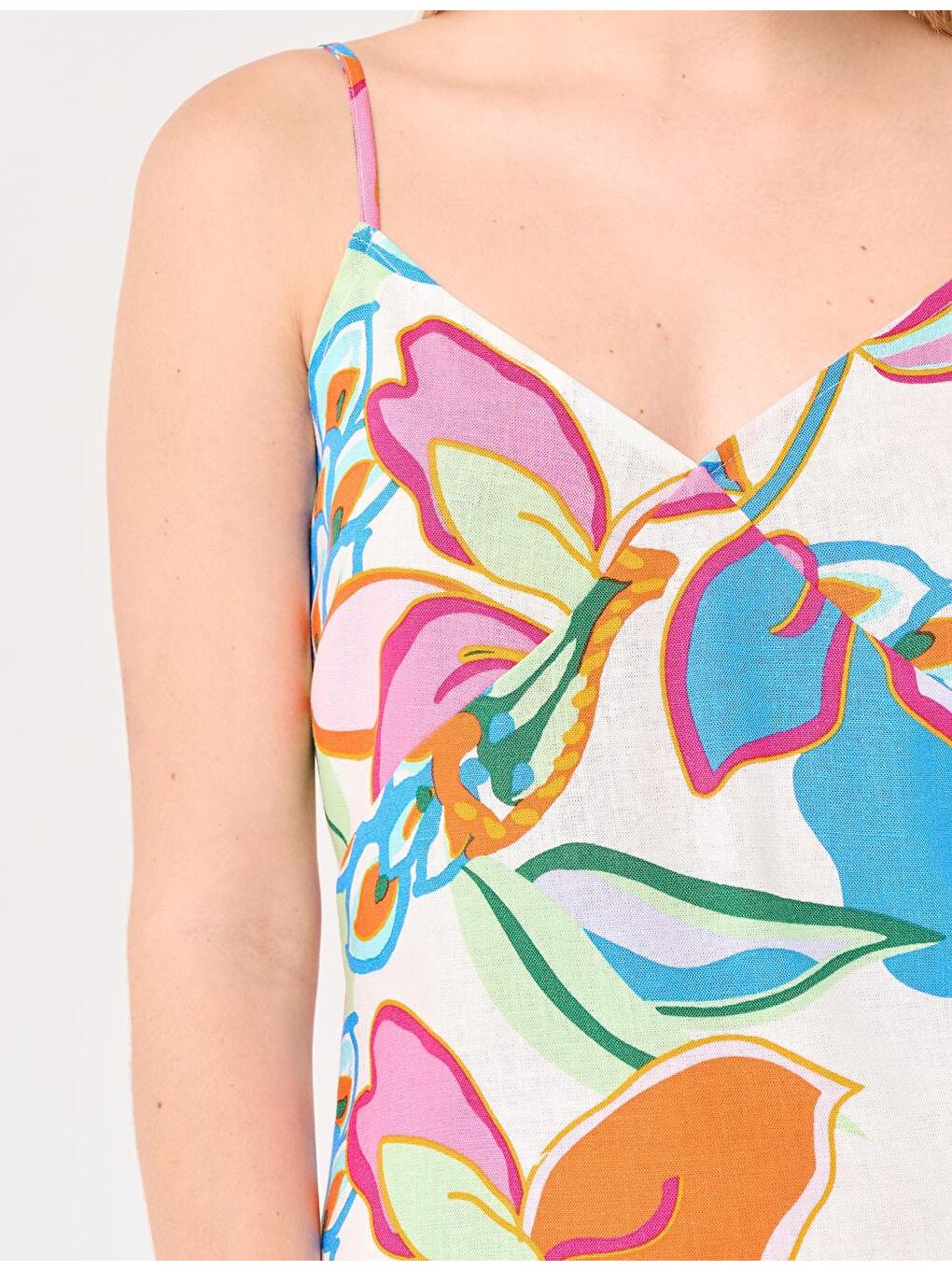 Karışık Askılı Çiçek Desenli Keten Elbise-1