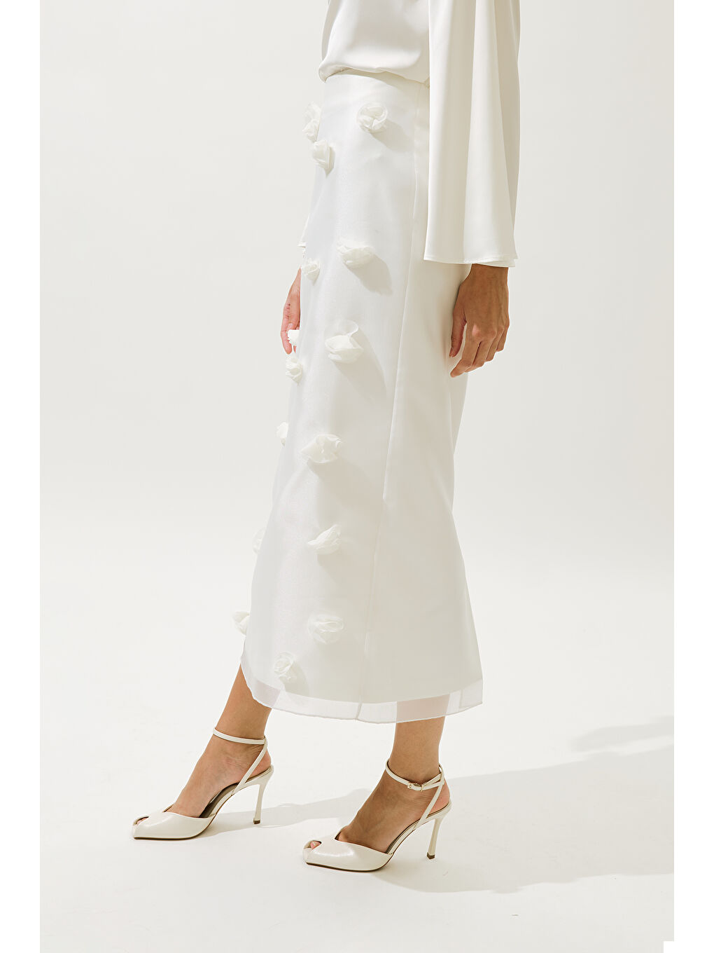 Çiçek Aplikeli Kalem Etek Ekru-3