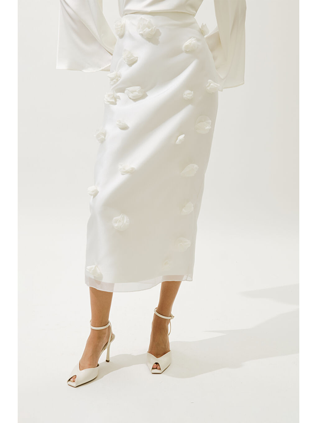 Çiçek Aplikeli Kalem Etek Ekru-4