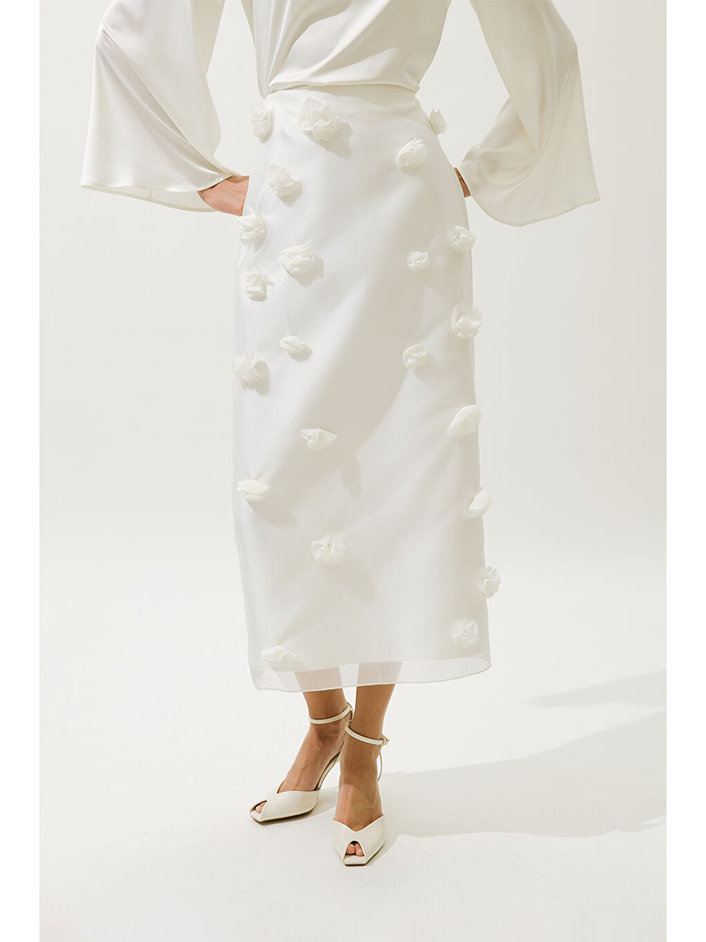 Çiçek Aplikeli Kalem Etek Ekru-5