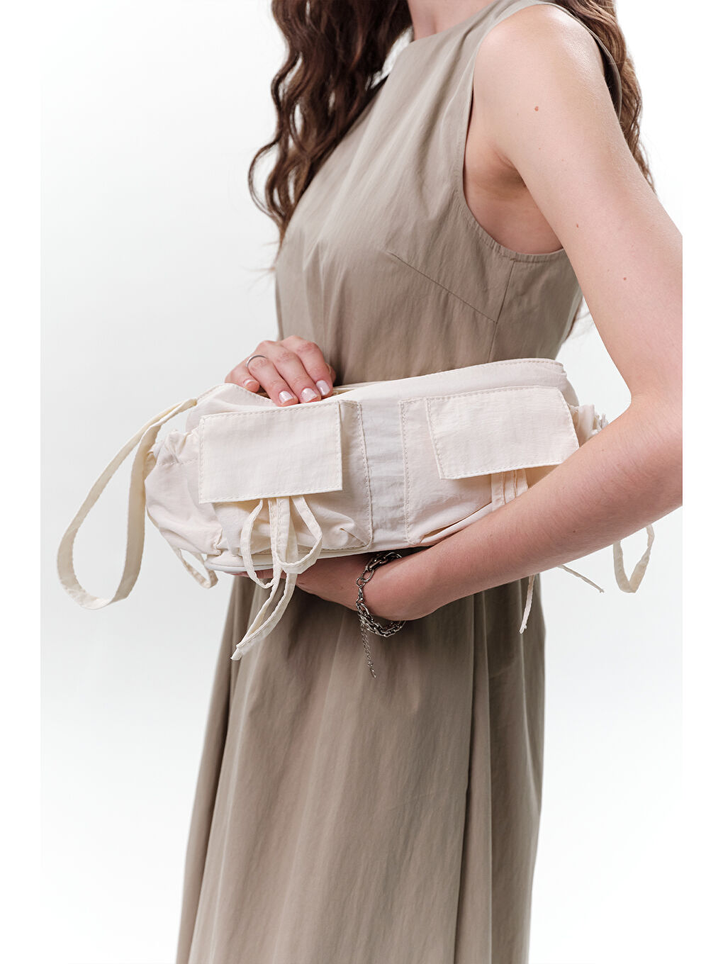 Bej Cep Detaylı Bağcıklı Çanta Vanilya-1