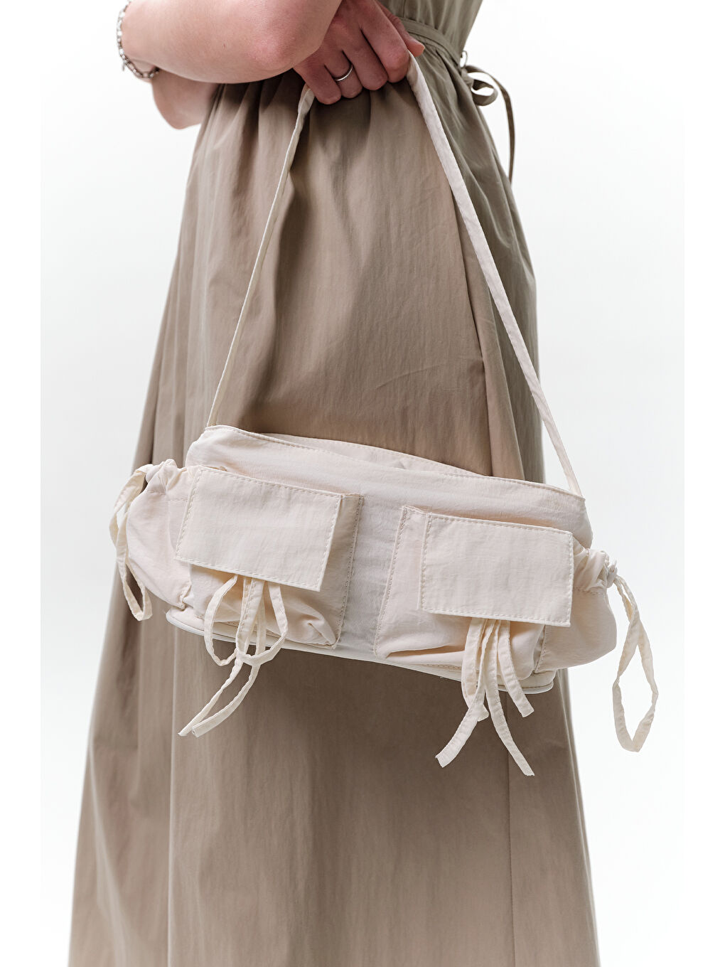 Bej Cep Detaylı Bağcıklı Çanta Vanilya-2