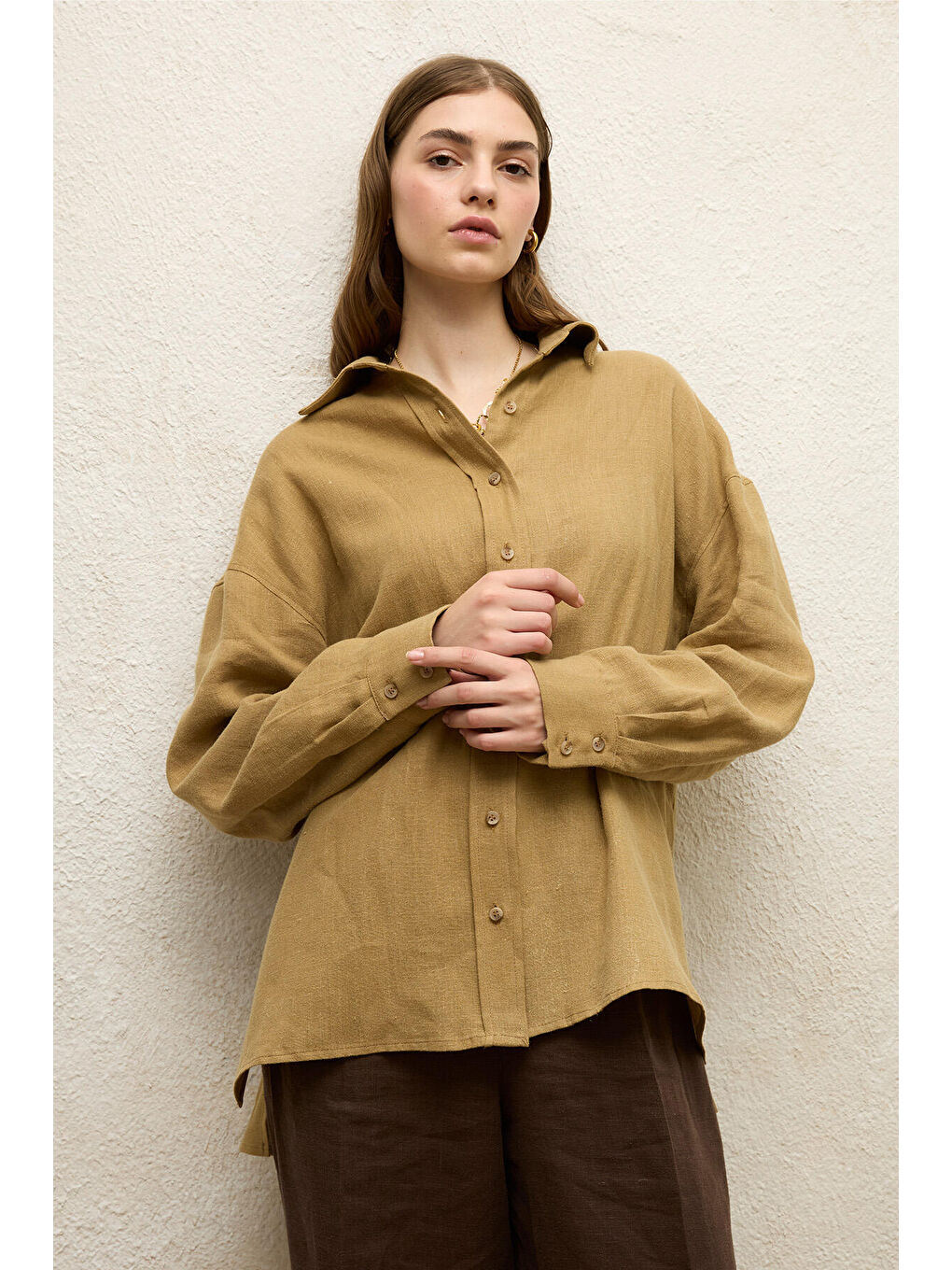 Bej Keten Oversize Düğmeli Gömlek Sahra-6