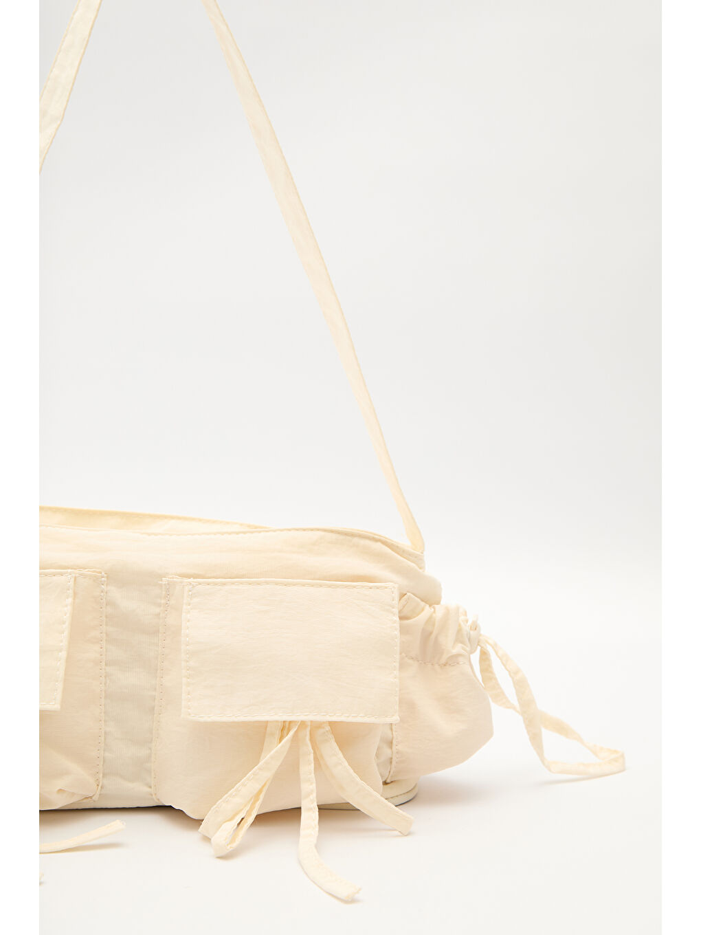 Bej Cep Detaylı Bağcıklı Çanta Vanilya-4