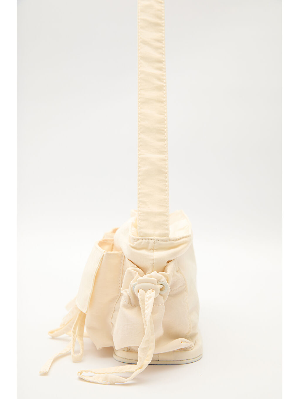 Bej Cep Detaylı Bağcıklı Çanta Vanilya-6