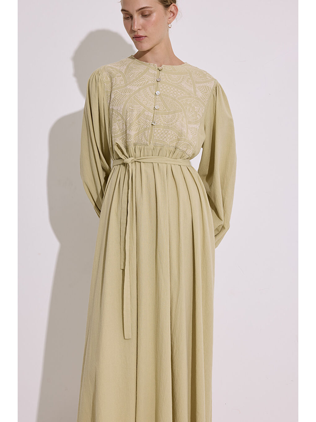 Dokulu Nakış Detaylı Elbise Soft Yeşil-3