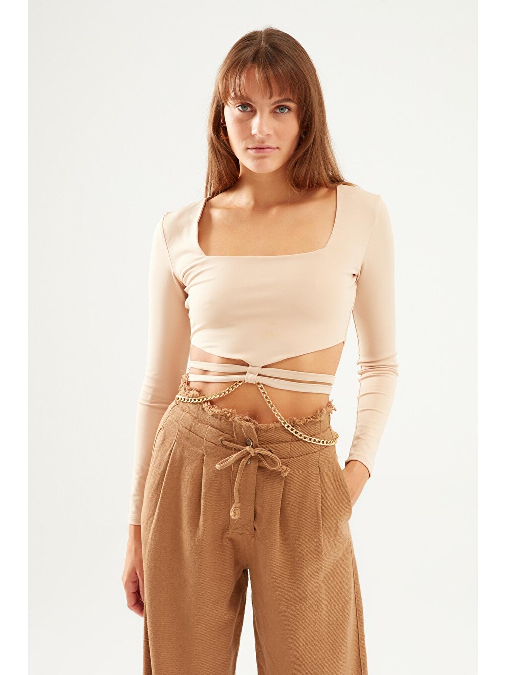 Zincir Detaylı Crop Bluz Bej-1