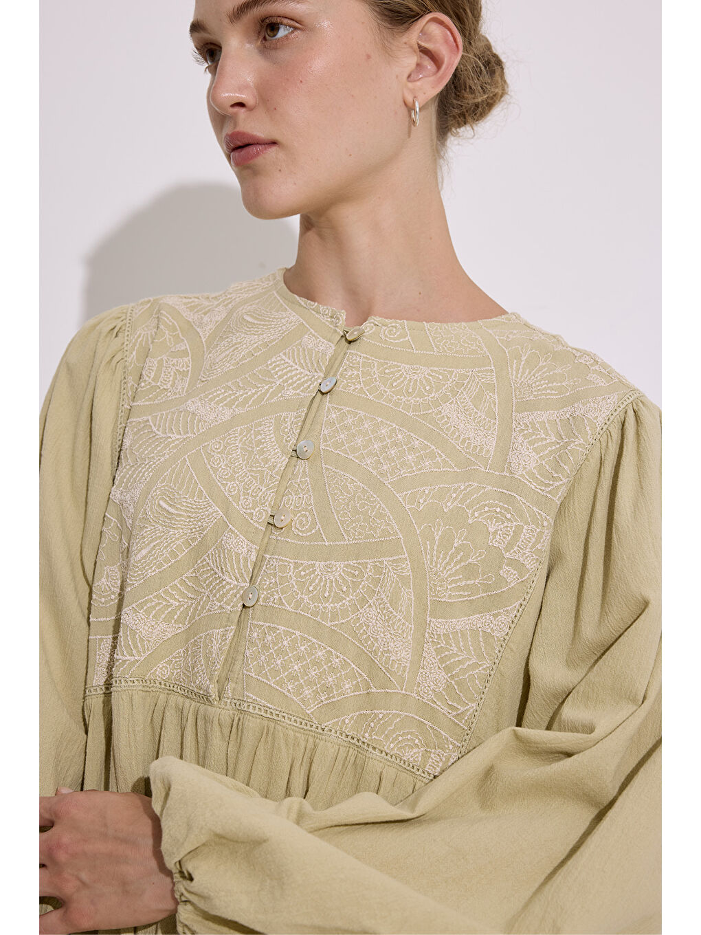 Dokulu Nakış Detaylı Elbise Soft Yeşil-4