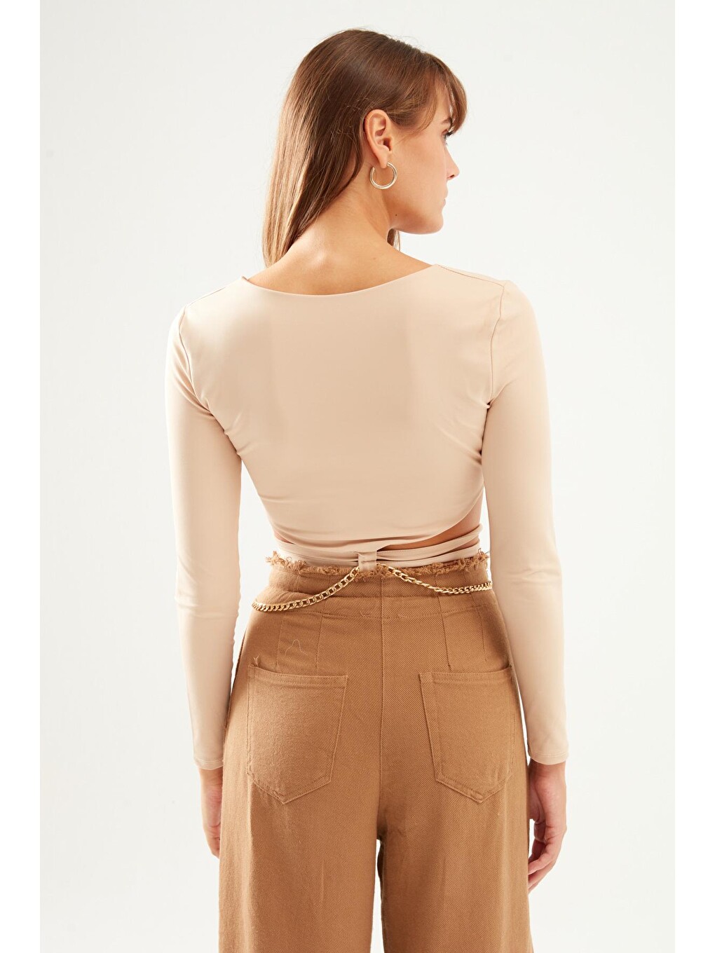 Zincir Detaylı Crop Bluz Bej-4