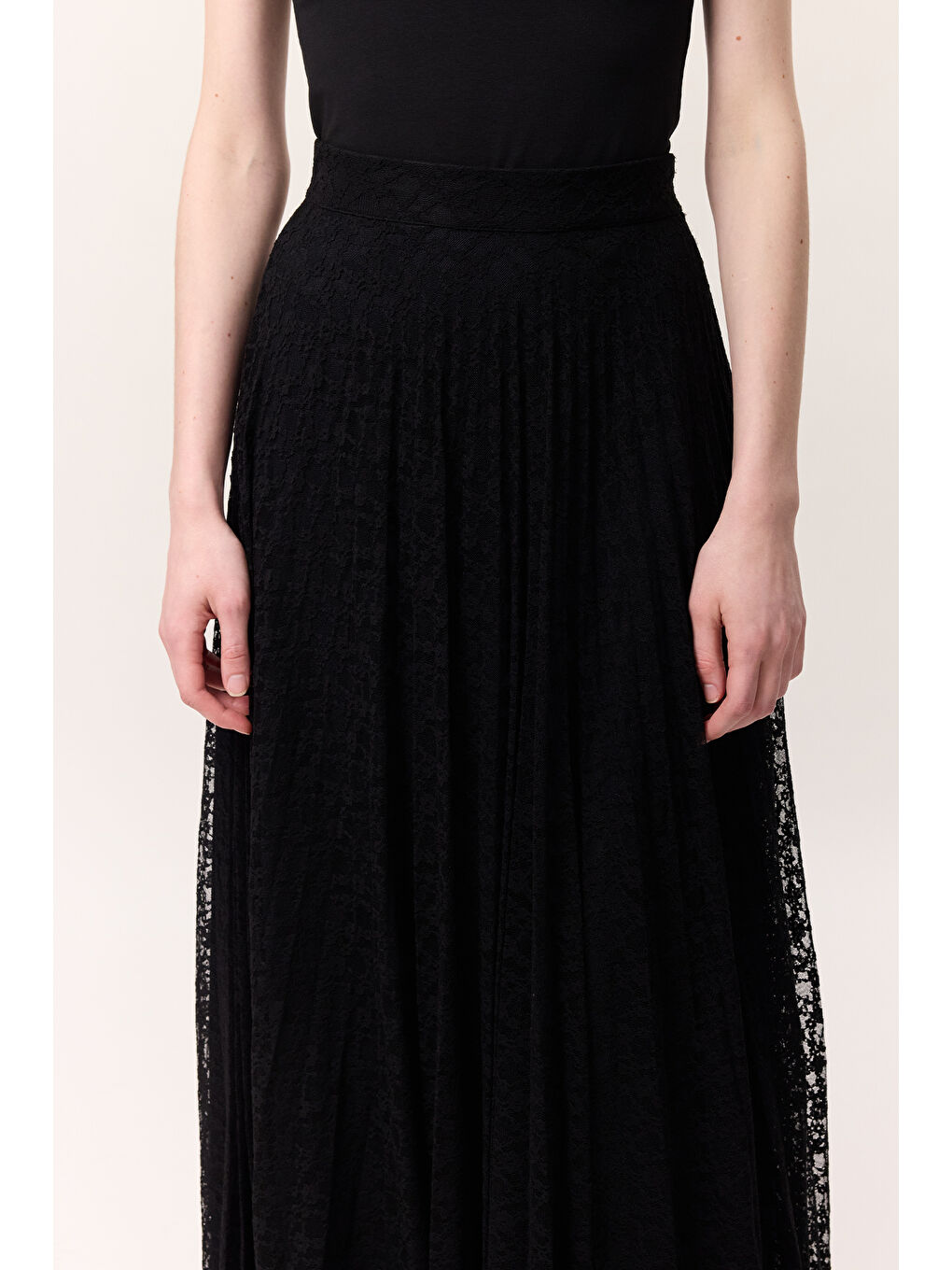 Dantel Piliseli Etek Siyah-5