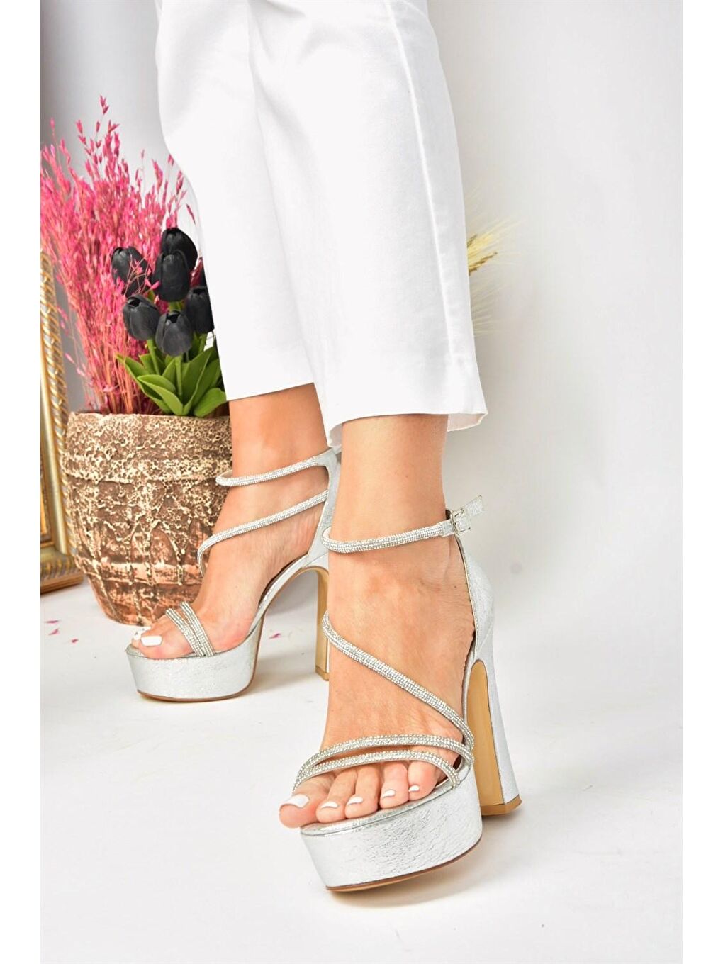 Gri Gümüş Suni Deri Platform Kalın Topuklu Kadın Abiye Ayakkabı M348202614-1