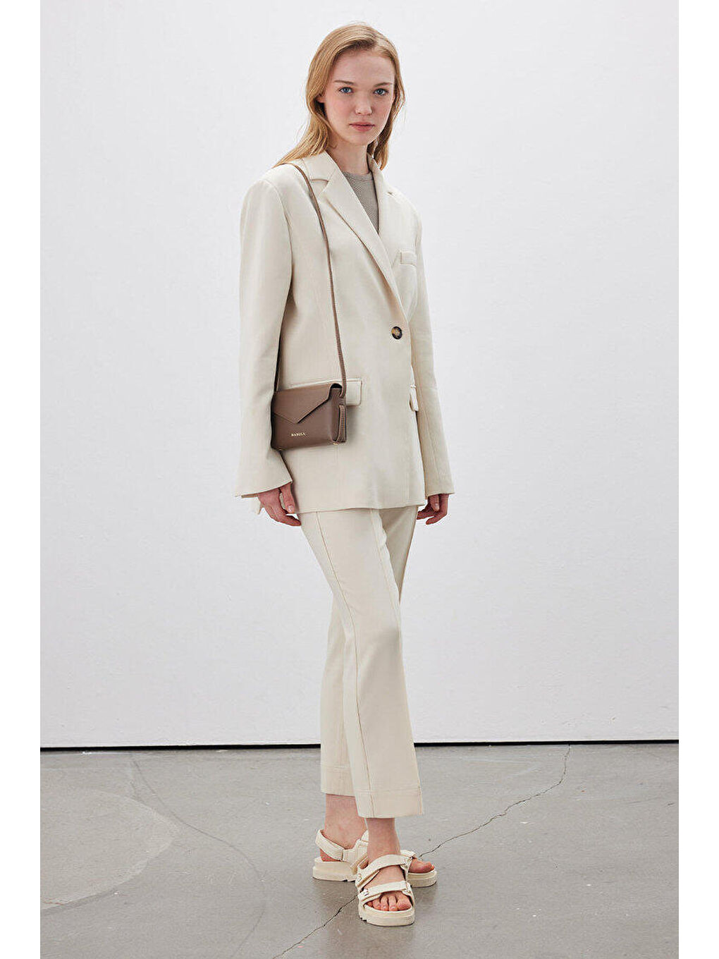 Düz Kesim Kumaş Pantolon Bej-1