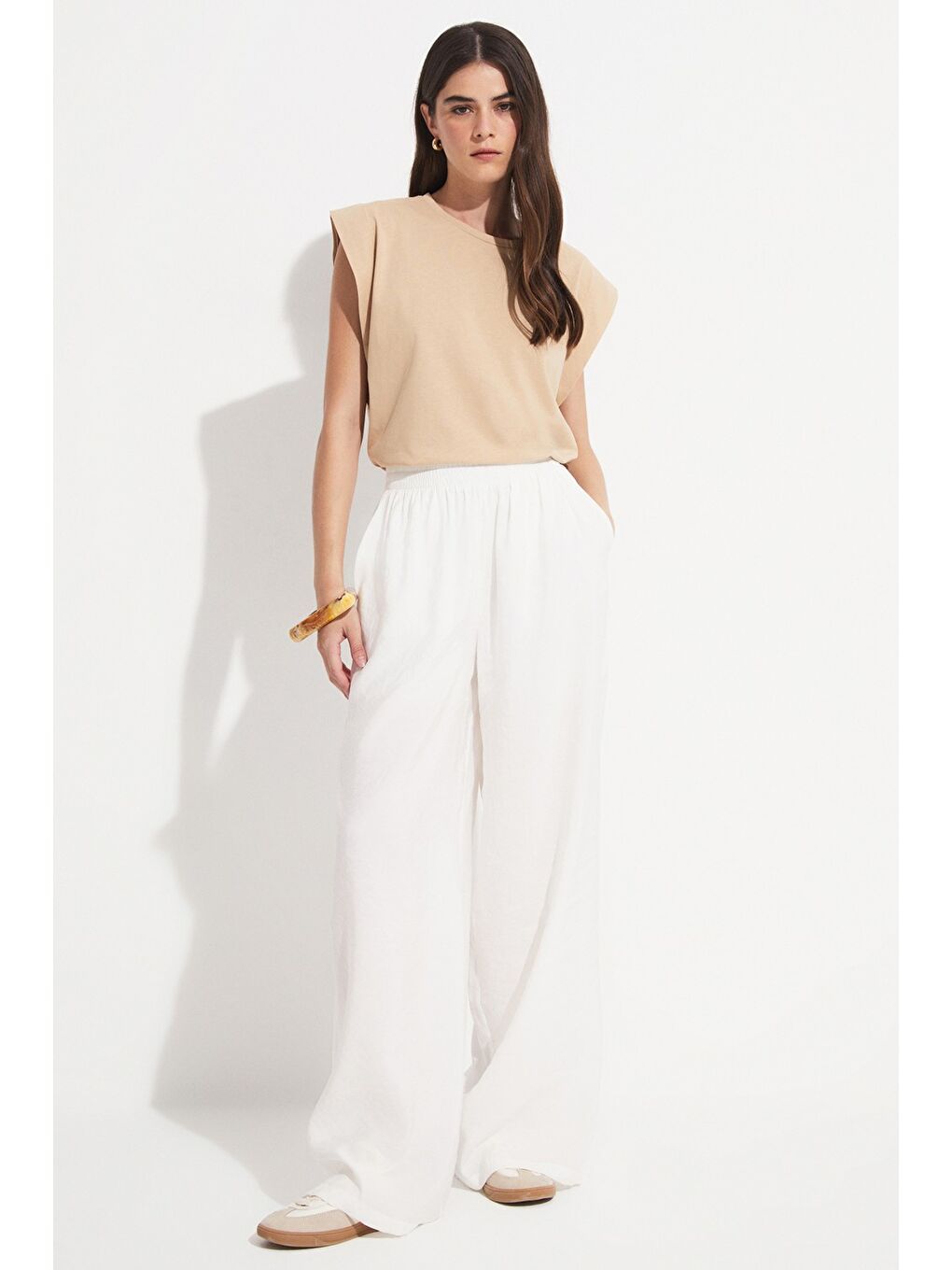 Bej Basic Pamuk Bisiklet Yaka Kolsuz Tişört-3