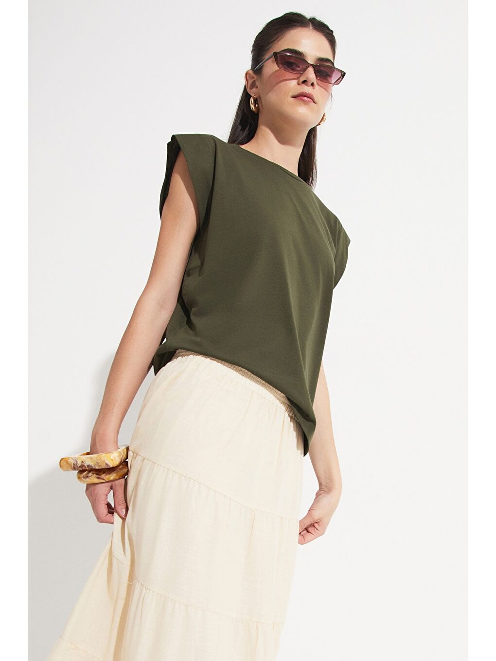 Haki Basic Pamuk Bisiklet Yaka Kolsuz Tişört-3