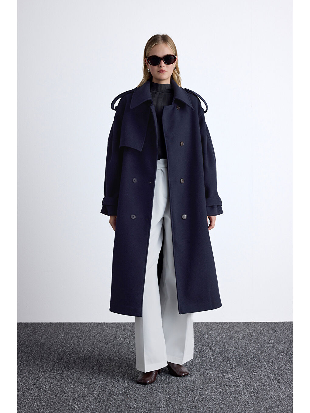 Apolet Detaylı Kaşe Kaban Lacivert-1