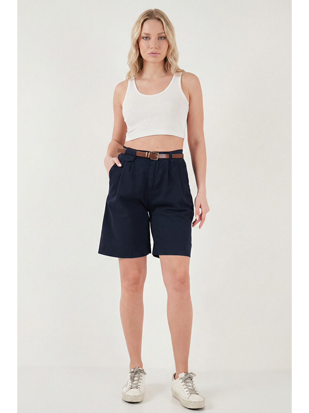 Lacivert Pamuklu Loose Fit Pileli Kemerli Bermuda Şort 668yp5439-2