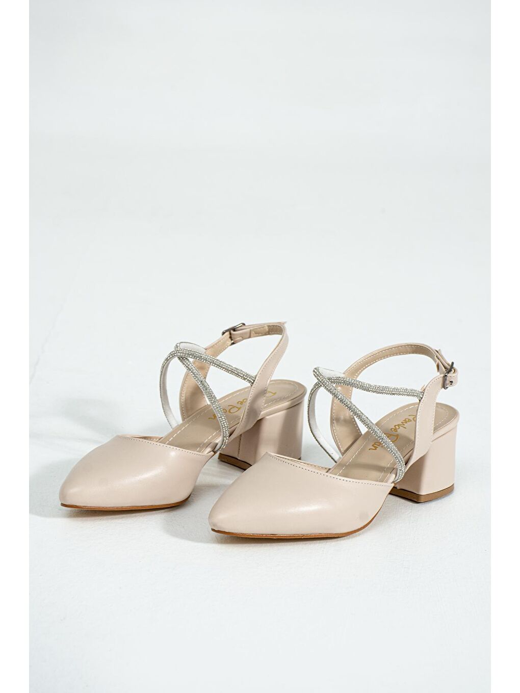 Ekru Çapraz Bantlı Taşlı Önü Kapalı Kadın Topuklu Ayakkabı 001-411-23-3