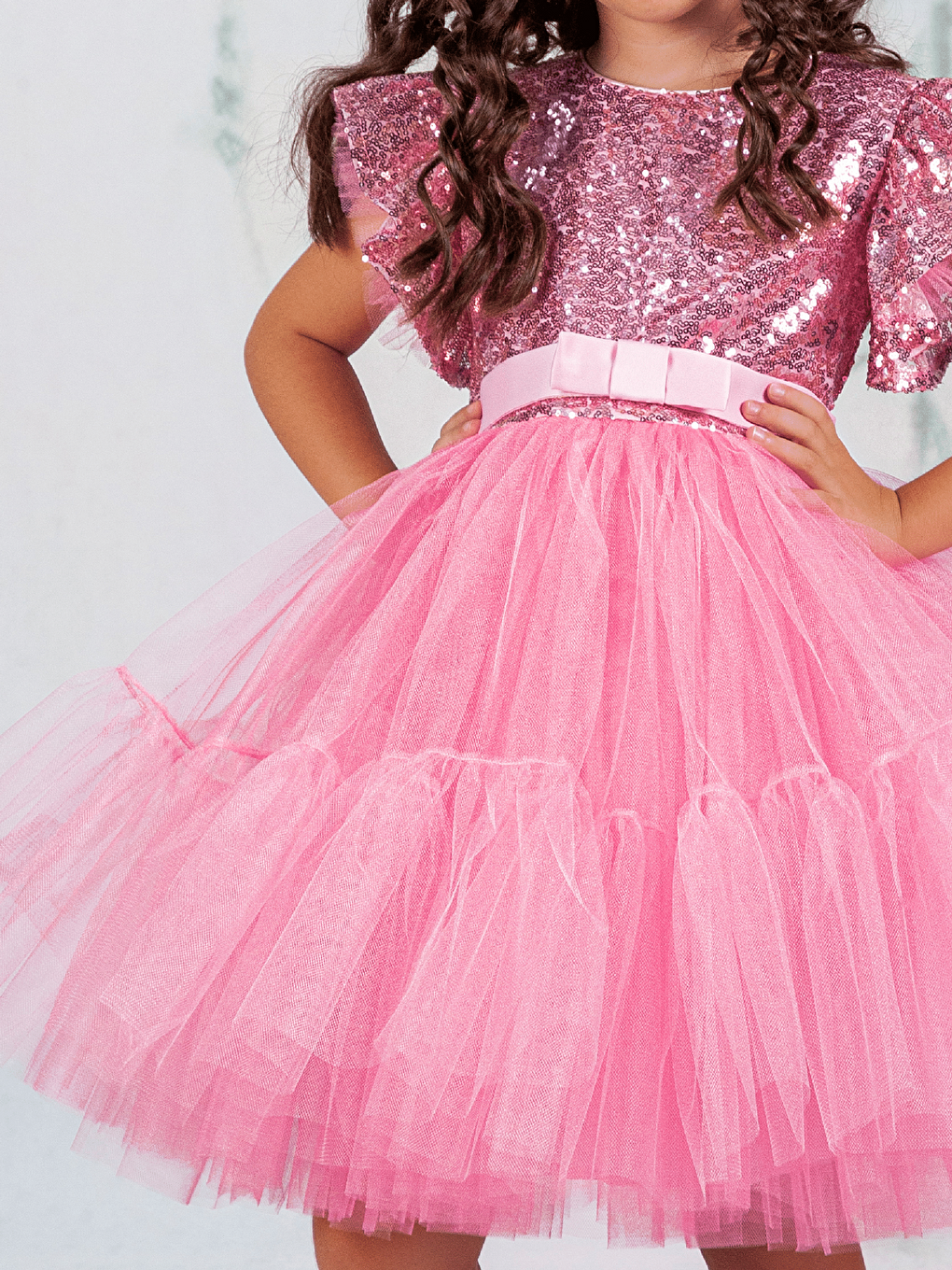 Pembe Bisiklet Yaka Pul Detaylı Tül Elbise ve Fiyonklu Taç-1