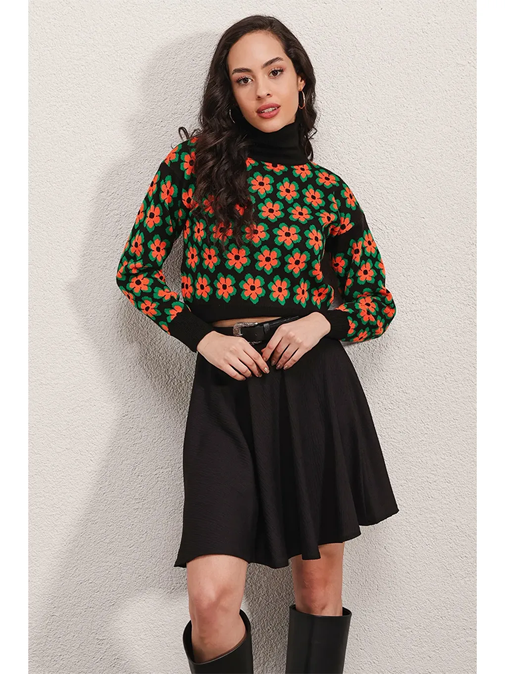 Karışık Kadın Boğazlı Desenli Crop Kazak-4