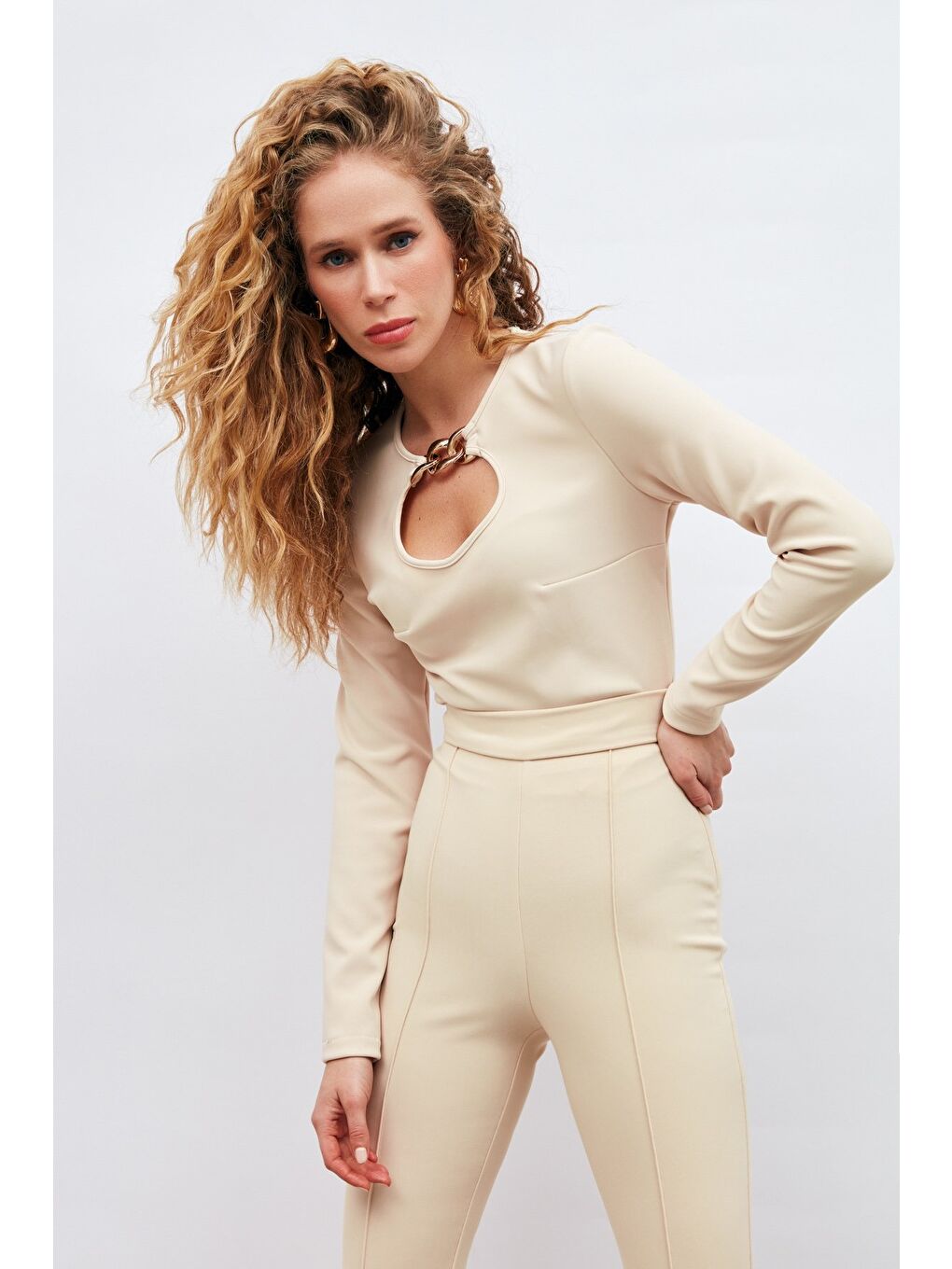 Zincir Detaylı Bluz - Bej-2