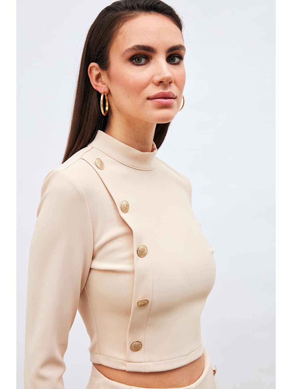 Düğme Detaylı Dik Yaka Bluz - Bej-2