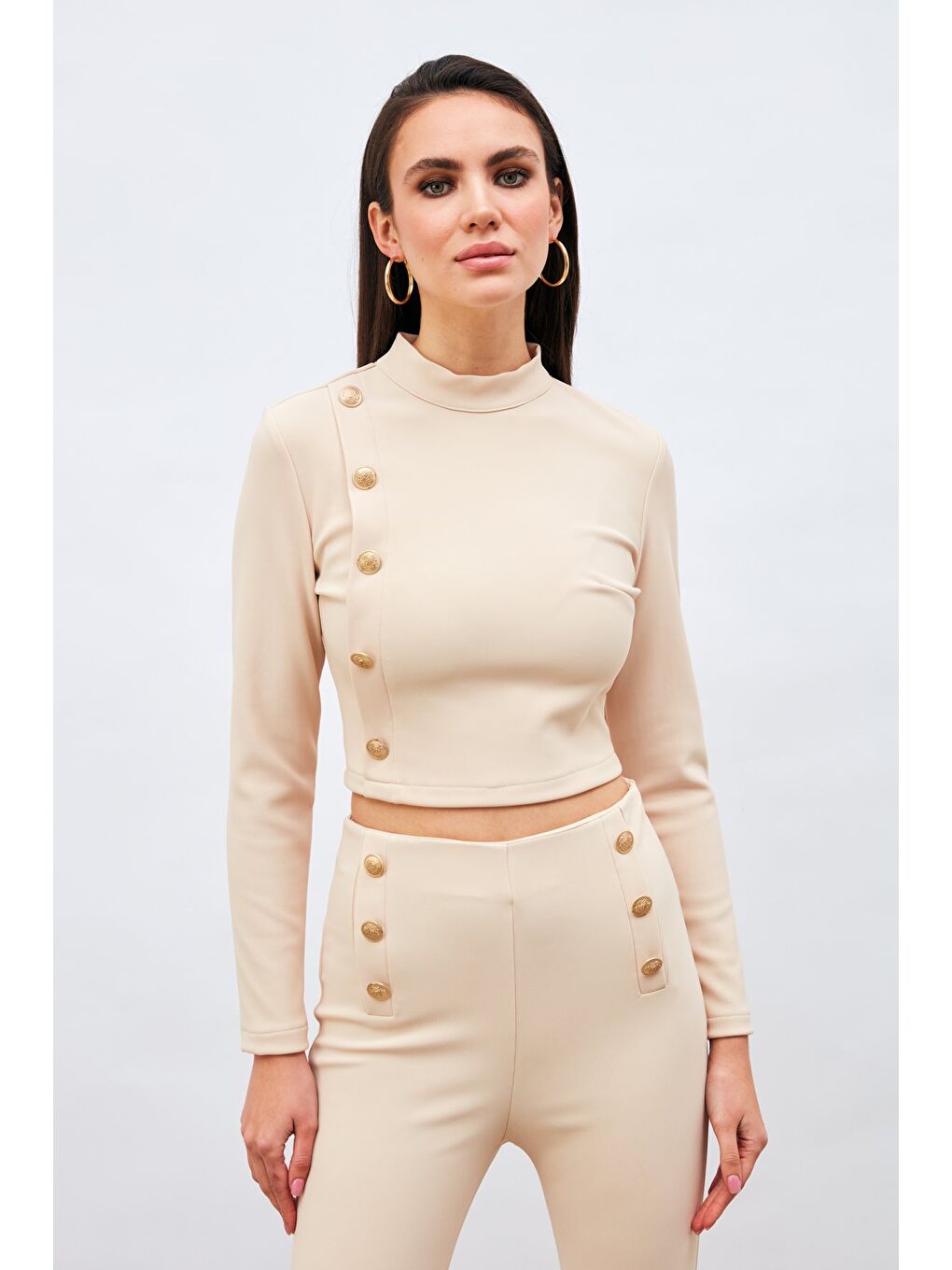 Düğme Detaylı Dik Yaka Bluz - Bej-4