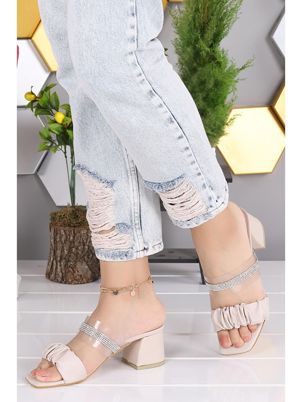 Bej Büyük Numara Cilt 5 Cm Topuklu Kadın Terlik 907-2219-1