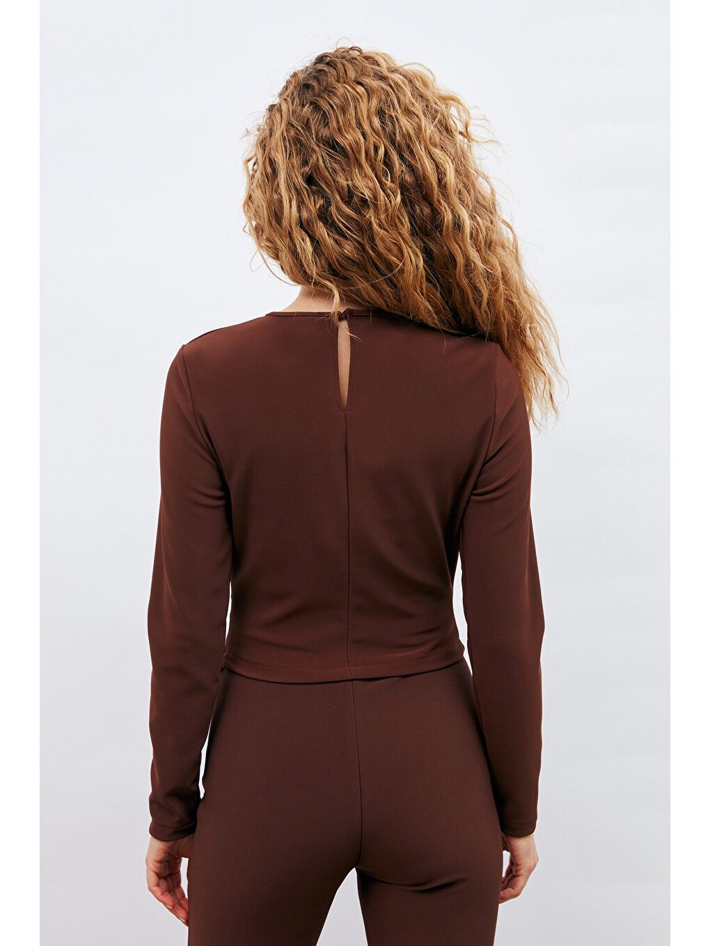 Kahverengi Zincir Detaylı Bluz - Kahve-7