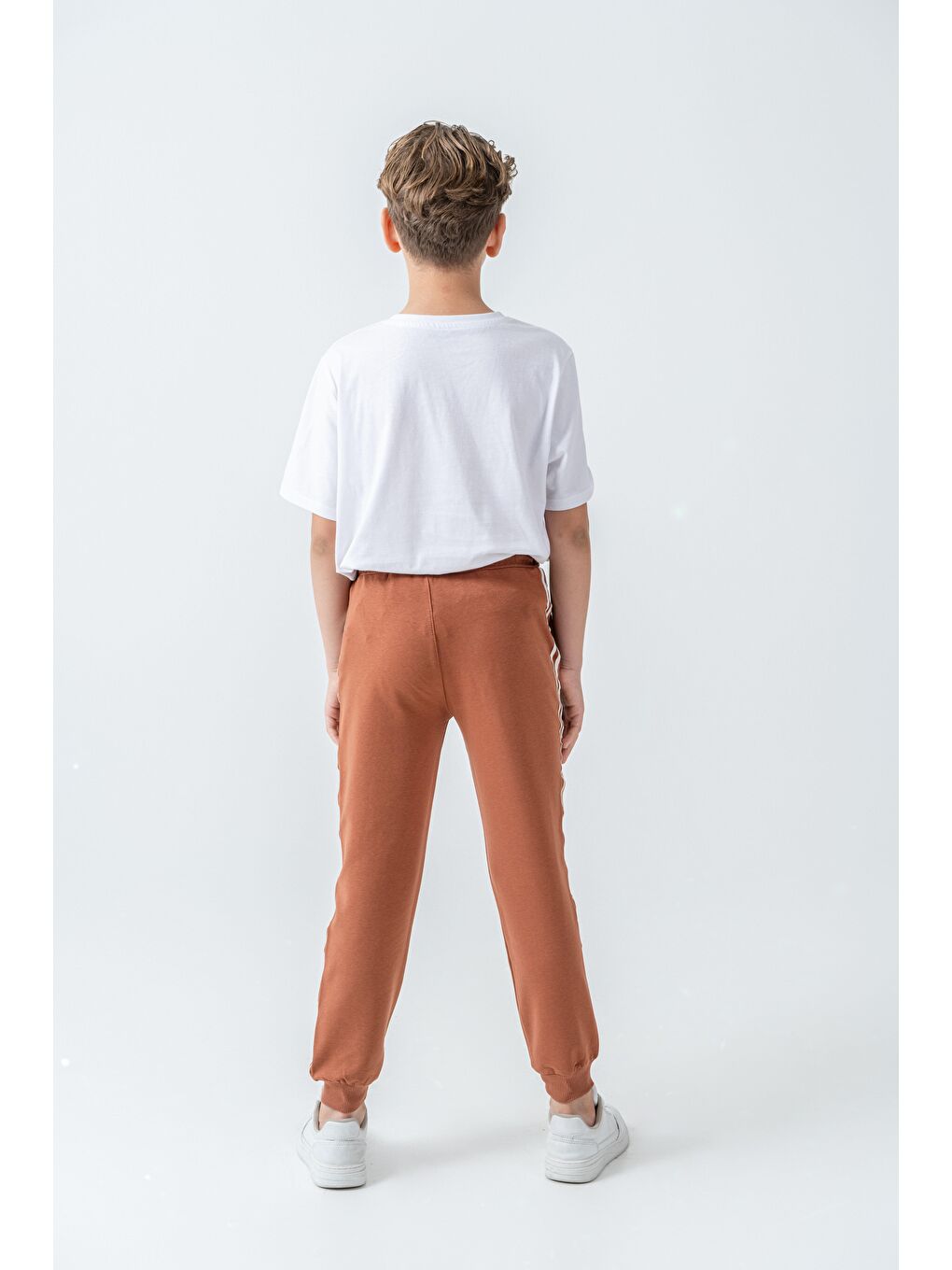 Kahverengi Yanlar Şeritli World Wide Baskılı Erkek Çocuk Eşofman Altı-5