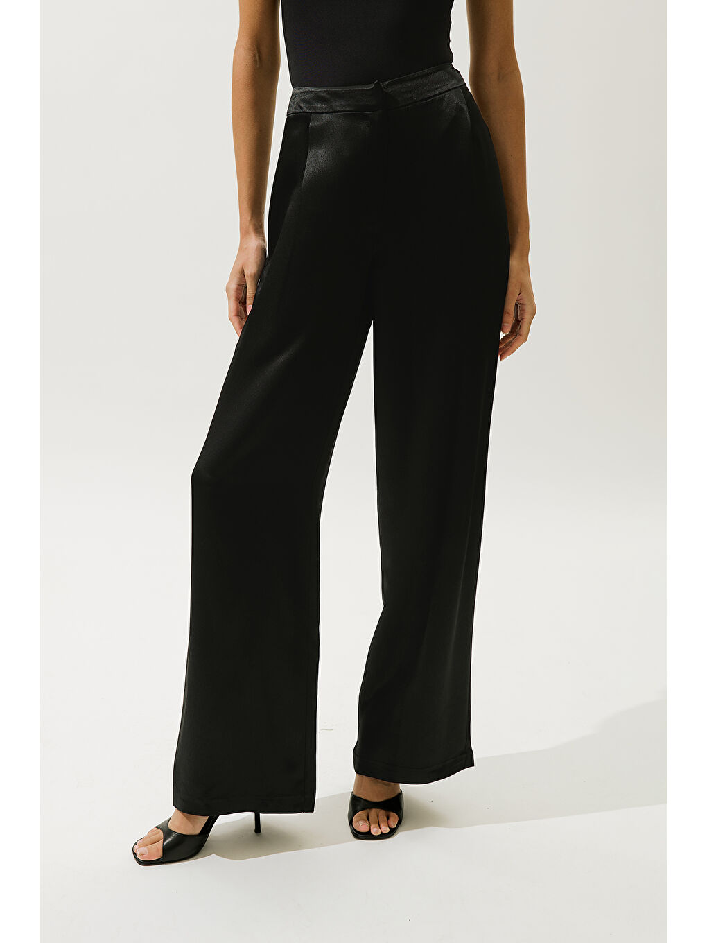 Geniş Paça Saten Abiye Pantolon Siyah-4