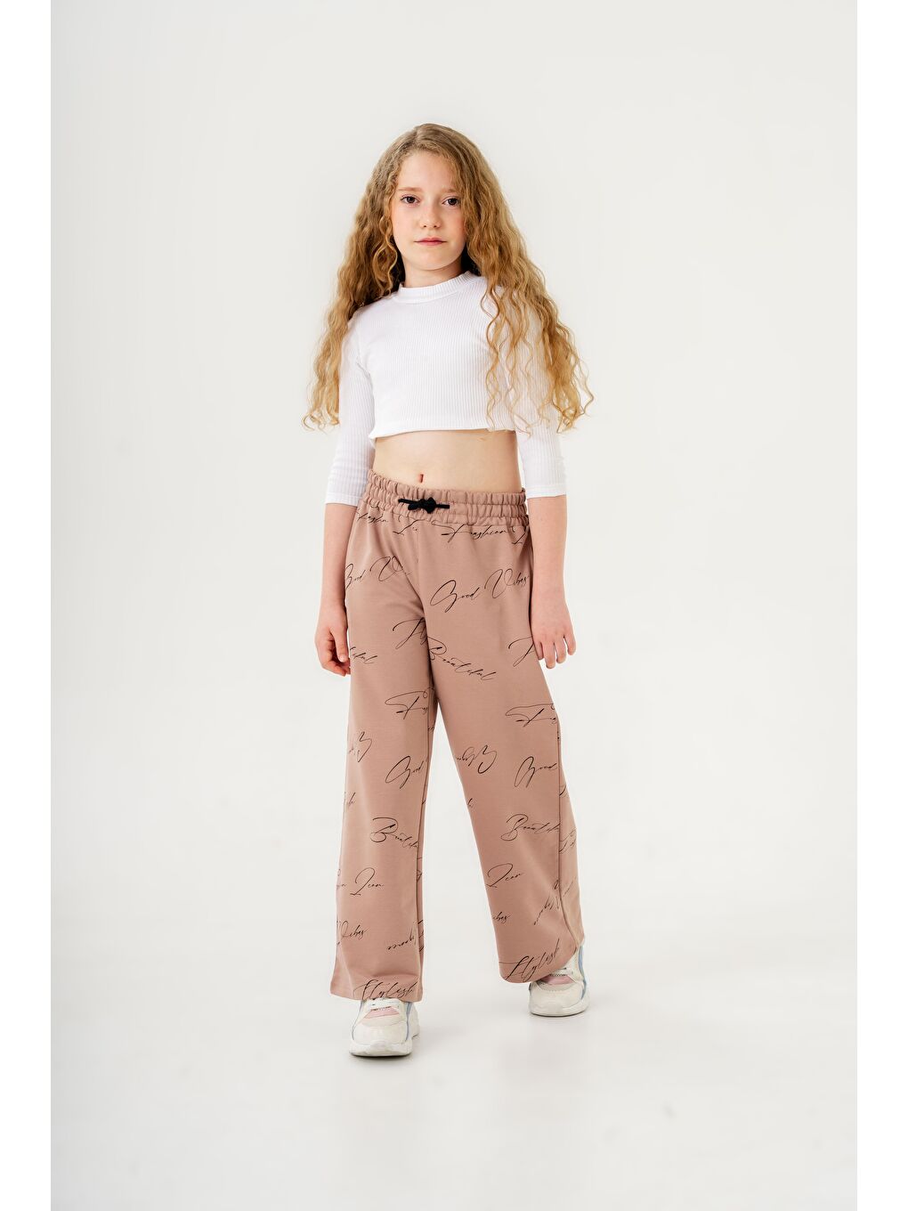 Bej Geniş Paçalı Tüm Alan Baskılı Kız Çocuk Eşofman Altı
