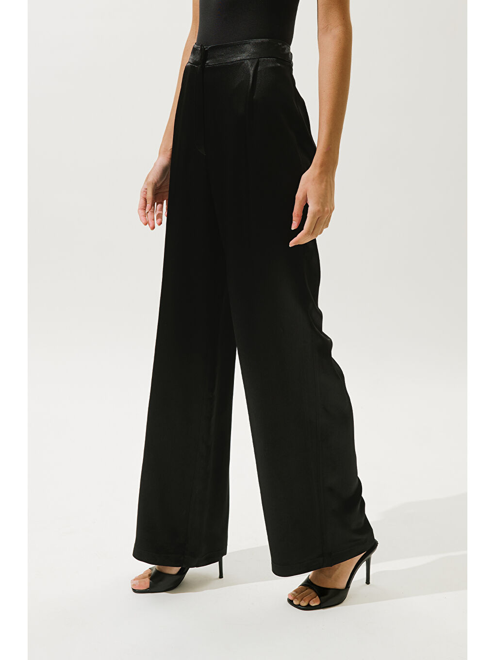 Geniş Paça Saten Abiye Pantolon Siyah-5
