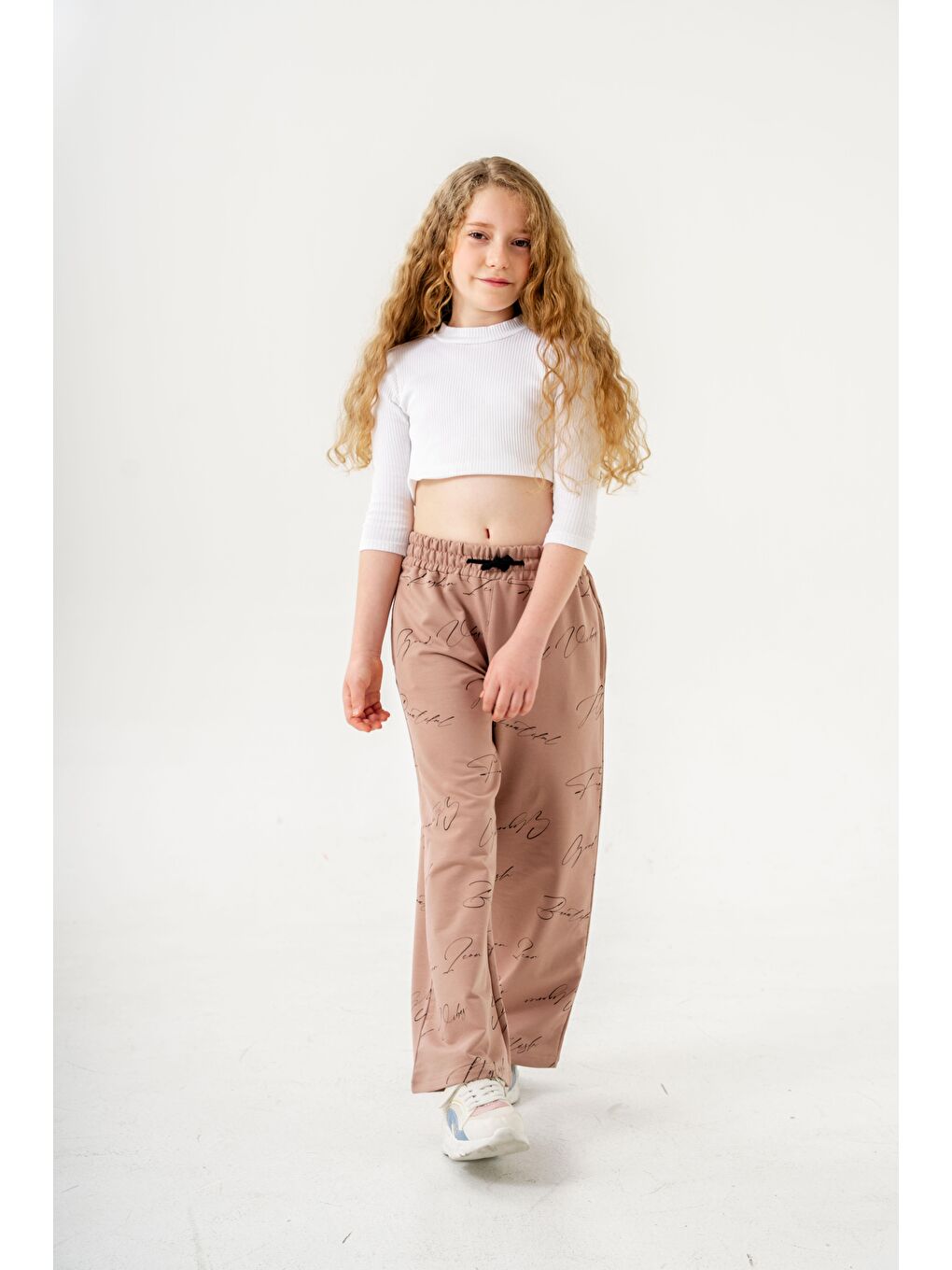 Bej Geniş Paçalı Tüm Alan Baskılı Kız Çocuk Eşofman Altı-3