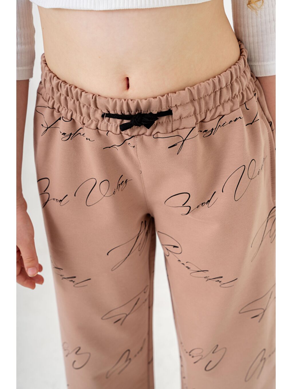 Bej Geniş Paçalı Tüm Alan Baskılı Kız Çocuk Eşofman Altı-10