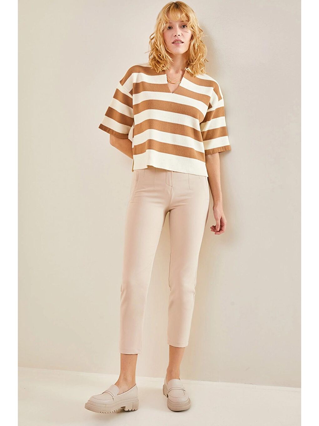 Bej Kadın Nervürlü Atlas Kumaş Pantolon-1