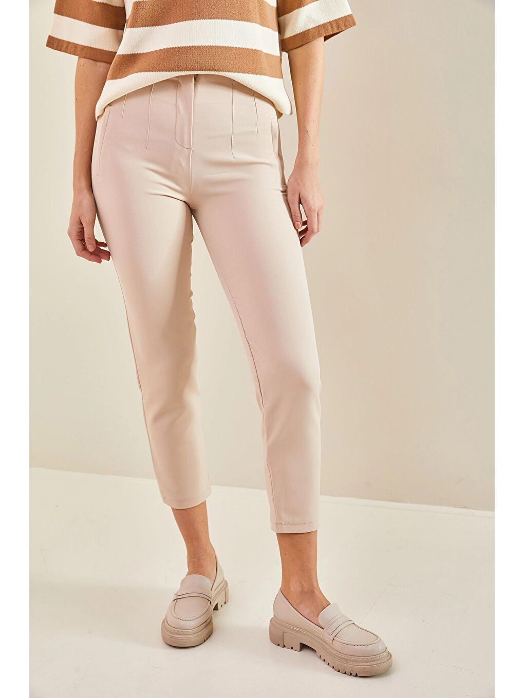 Bej Kadın Nervürlü Atlas Kumaş Pantolon-2